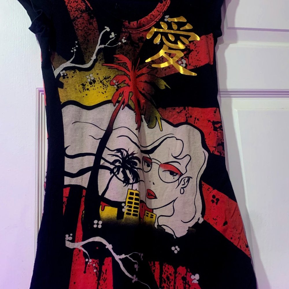 Catwalk - Long T-Shirt or Short Dress Black with Awesome Art Print Size L